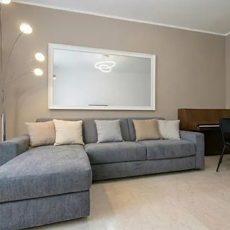 Spacious Modern Ac Close To Metro Milão
